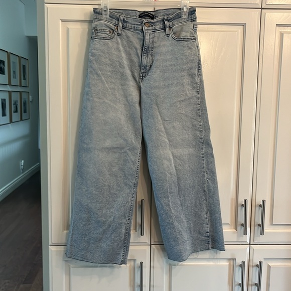 BNWOT Calvin Klein High Rise Wide Leg Size 4/27 - Picture 9 of 13